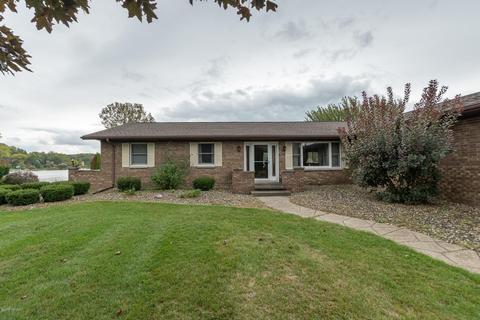 405 Midlakes Blvd, Plainwell, MI 49080 photo 3