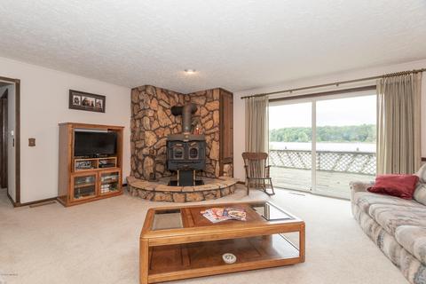 405 Midlakes Blvd, Plainwell, MI 49080 photo 12