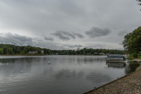 405 Midlakes Blvd, Plainwell, MI 49080 photo 57