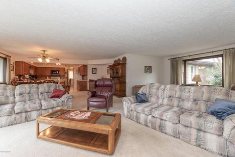 405 Midlakes Blvd, Plainwell, MI 49080 photo 13