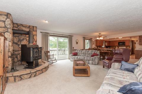 405 Midlakes Blvd, Plainwell, MI 49080 photo 11