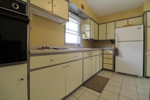 840 Upton Ave, Springfield, MI 49037 photo 3