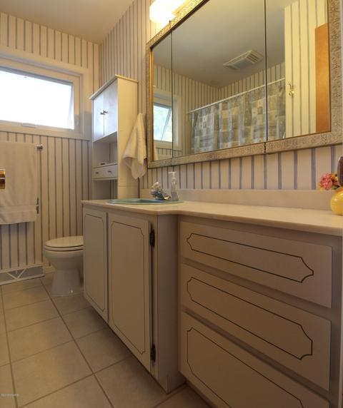 840 Upton Ave, Springfield, MI 49037 photo 7