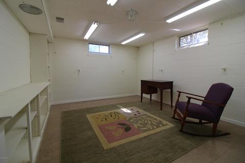 840 Upton Ave, Springfield, MI 49037 photo 9