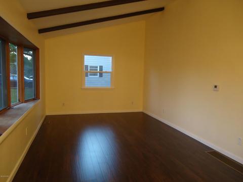 700 Lancashire Dr, Sturgis, MI 49091 photo 2