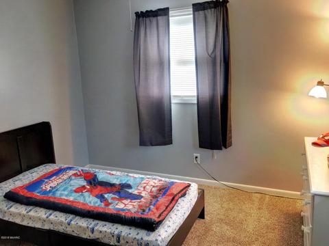561 Cosmopolitan, Marshall, MI 49068 photo 10