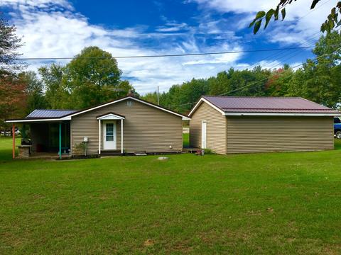 3029 Birch Dr, Stanton, MI 48888 photo 2