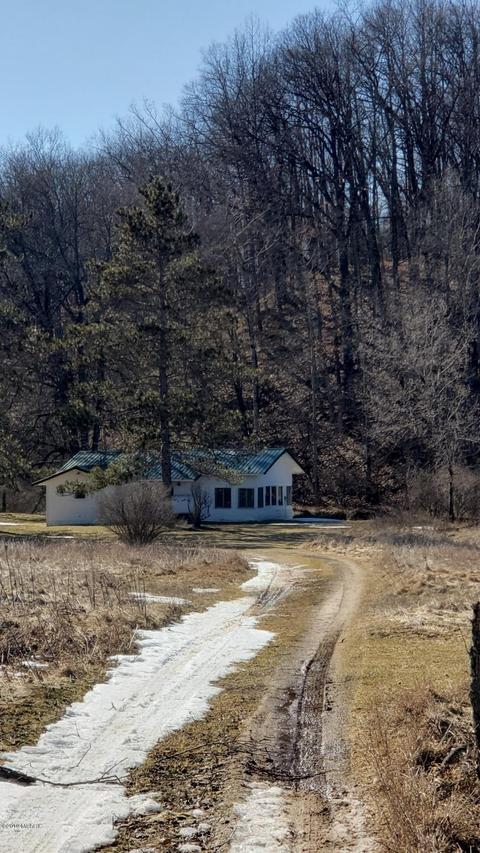 3695 E Lane Dr, Chase, MI 49623 photo 27