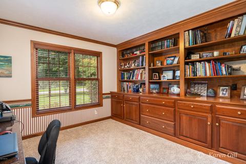 554 Roundtree Ln, Ada, MI 49301 photo 22