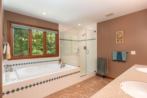 554 Roundtree Ln, Ada, MI 49301 photo 25