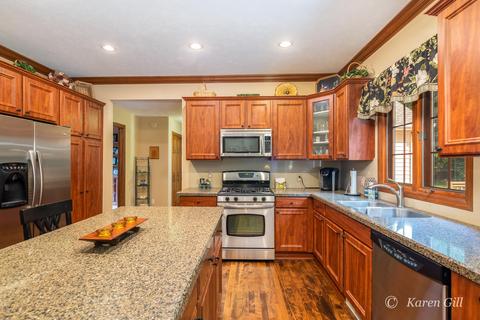 554 Roundtree Ln, Ada, MI 49301 photo 12