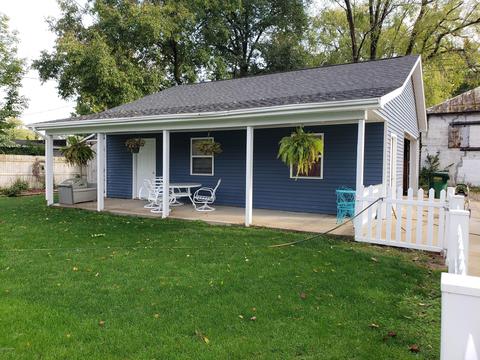 245 S Washington St, Constantine, MI 49042 photo 2