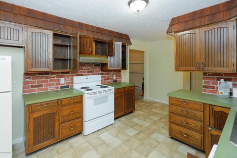 58152 Circle Dr, Three Rivers, MI 49093 photo 7