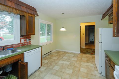 58152 Circle Dr, Three Rivers, MI 49093 photo 8