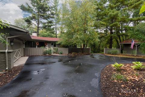 8751 Cascade Rd SE, Ada, MI 49301 photo 3