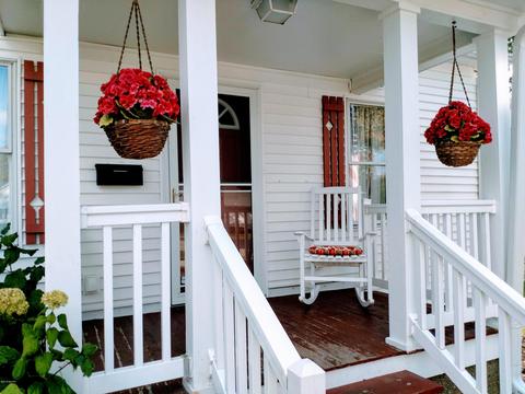 109 E Center St, Belding, MI 48809 photo 2