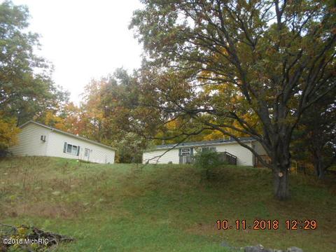 5190 Meadow View Trl, Custer, MI 49405 photo 2
