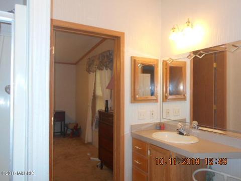 5190 Meadow View Trl, Custer, MI 49405 photo 9