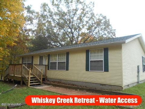 5190 Meadow View Trl, Custer, MI 49405 photo 1