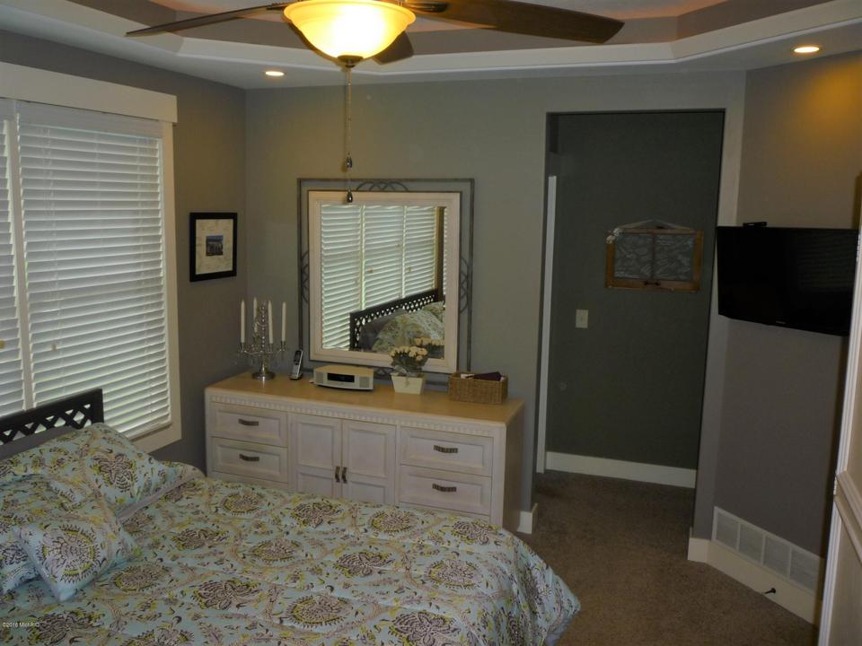  7491 Augusta Ln, Hudsonville, MI 49426 photo 12