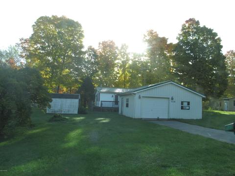 4179 E Shore Dr, Stanton, MI 48888 photo 3