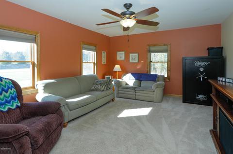 16061 Division Dr, Marshall, MI 49068 photo 5