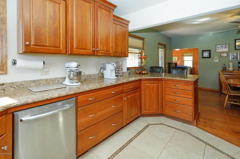16061 Division Dr, Marshall, MI 49068 photo 13