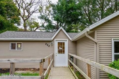 222 Irving St, Belding, MI 48809 photo 3