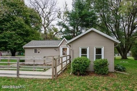 222 Irving St, Belding, MI 48809 photo 1