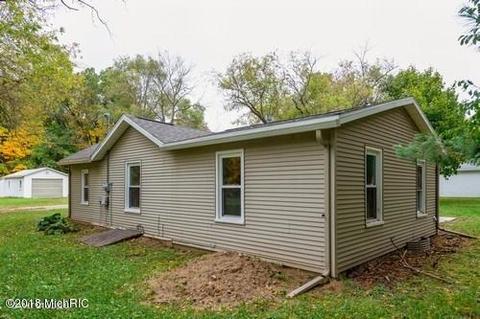 222 Irving St, Belding, MI 48809 photo 7