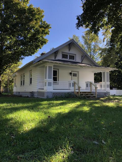 516 Tenth St, Three Rivers, MI 49093 photo 1