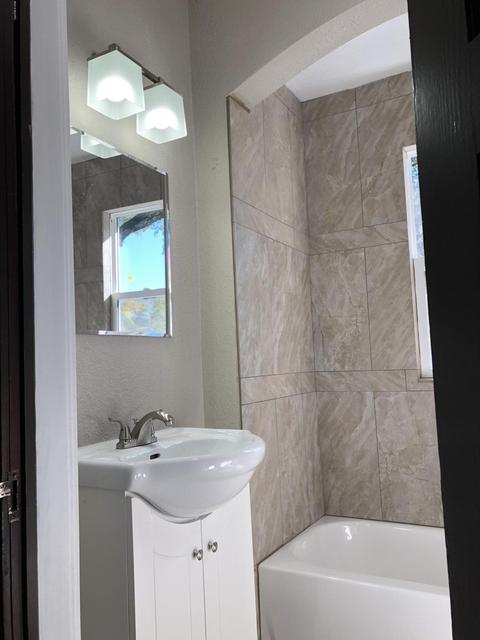 516 Tenth St, Three Rivers, MI 49093 photo 8