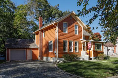 306 Exchange St, Marshall, MI 49068 photo 3