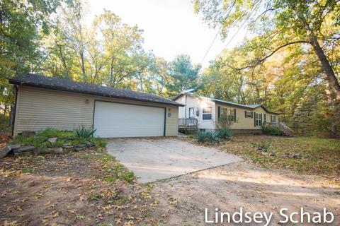 3844 E 96th St, Newaygo, MI 49337 photo 2