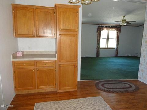 8532 N Warner, Bitely, MI 49309 photo 10