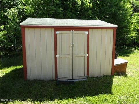 8532 N Warner, Bitely, MI 49309 photo 23