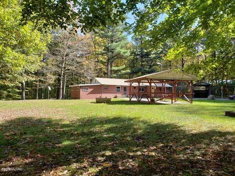 3393 S Elm Ave, White Cloud, MI 49349 photo 4