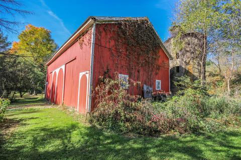 18446 Moorepark Rd, Three Rivers, MI 49093 photo 9