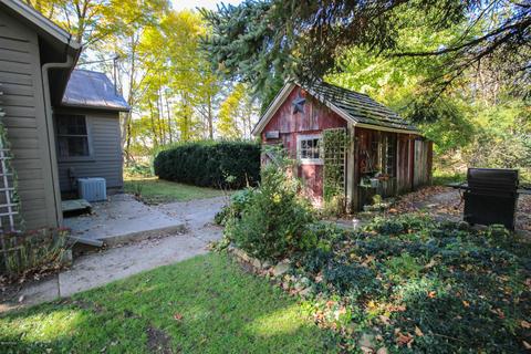 18446 Moorepark Rd, Three Rivers, MI 49093 photo 5