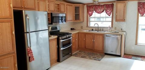 8726 E James, White Cloud, MI 49349 photo 2