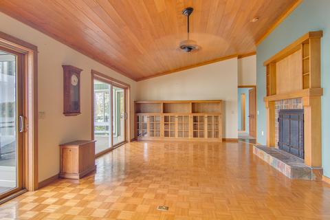 10985 Long Point Dr, Plainwell, MI 49080 photo 5