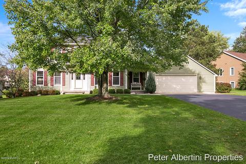 7705 Kirkwall Dr SE, Ada, MI 49301 photo 2