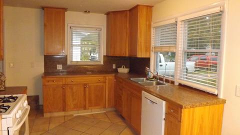 709 N State St, Belding, MI 48809 photo 6