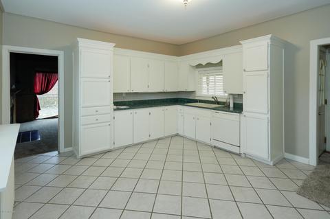 321 E Hughes St, Marshall, MI 49068 photo 8