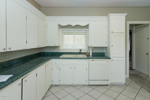 321 E Hughes St, Marshall, MI 49068 photo 9