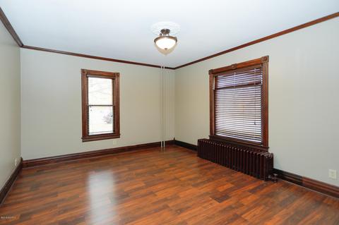 321 E Hughes St, Marshall, MI 49068 photo 4