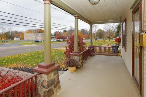 321 E Hughes St, Marshall, MI 49068 photo 2