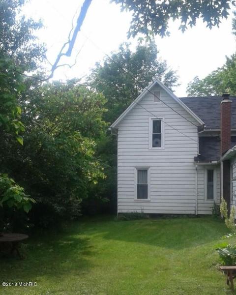 609 S Main St, Plainwell, MI 49080 photo 3