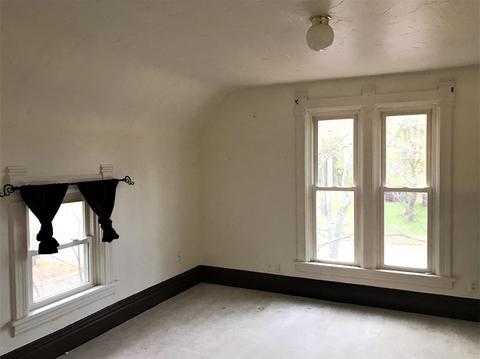 609 S Main St, Plainwell, MI 49080 photo 23