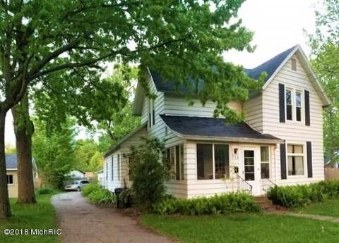 609 S Main St, Plainwell, MI 49080 photo 1